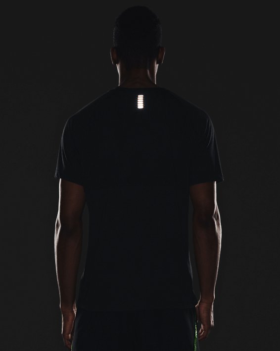 男士UA Streaker Run短袖T恤, Black, pdpMainDesktop image number 3